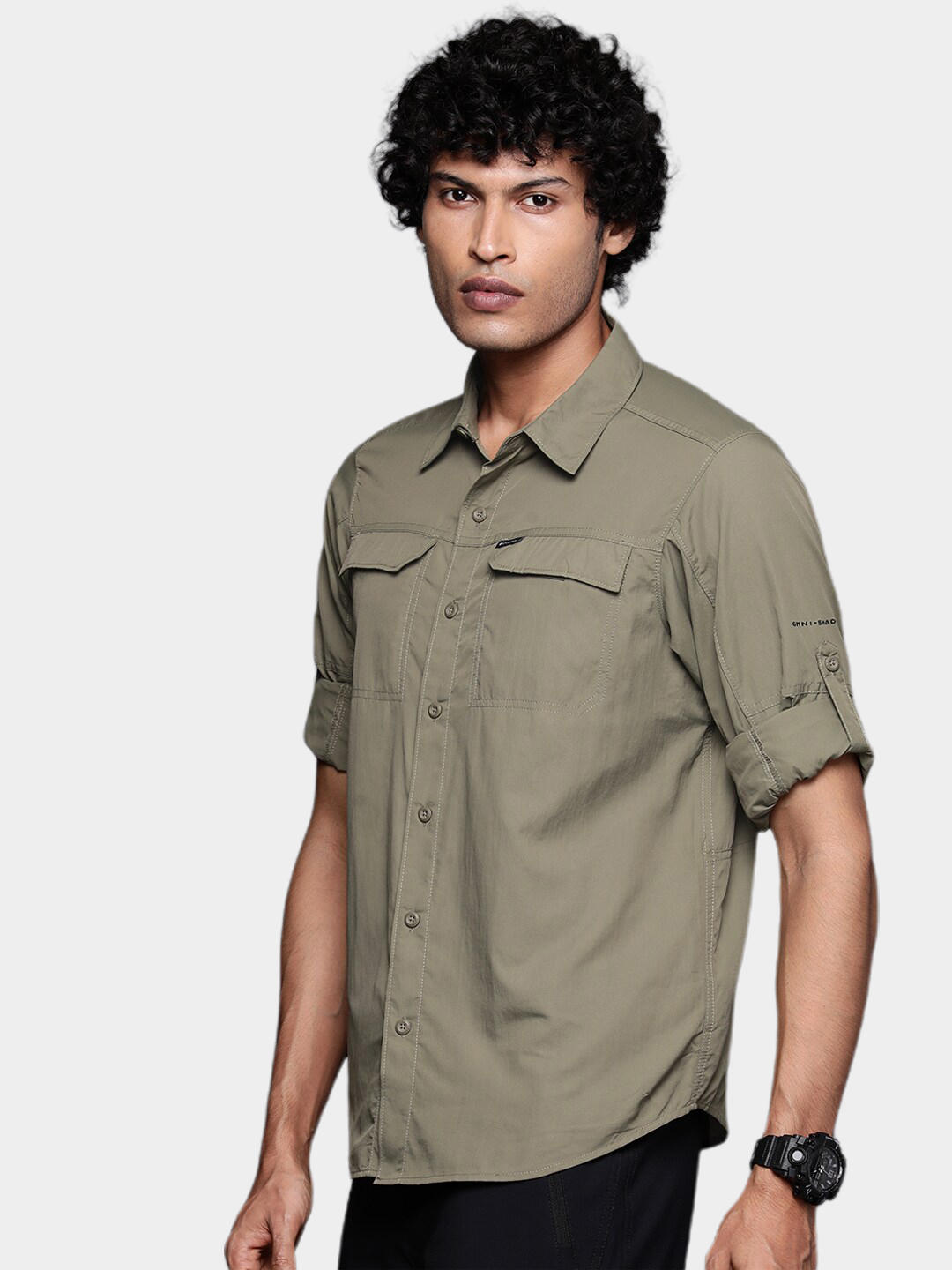 A Men Wearing Columbia Men Green Silver Ridge2.0 Long Sleeve Shirt (Sun Protection)