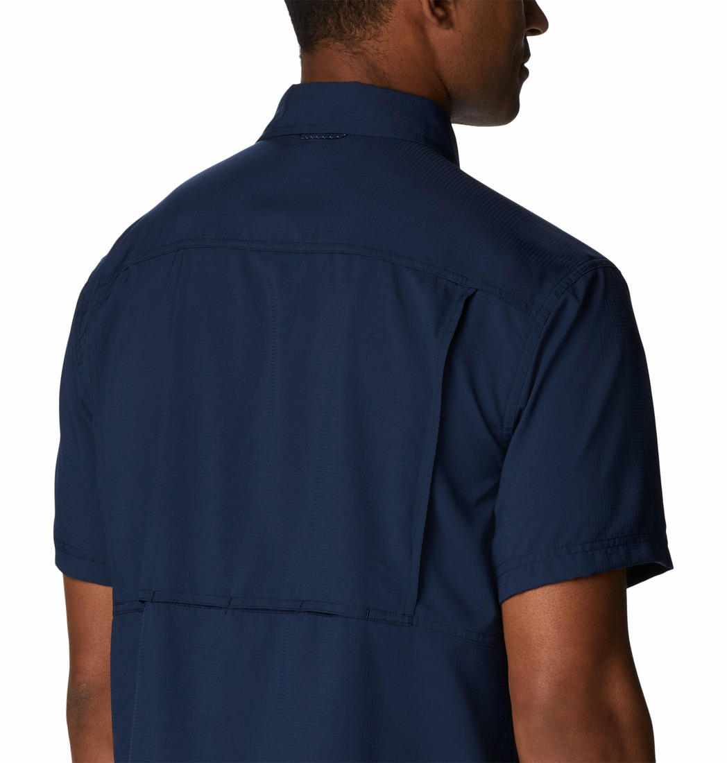 A Men Wearing Columbia Men Blue Silver Ridge Utility Lite Short Sleeve (Sun Protection)