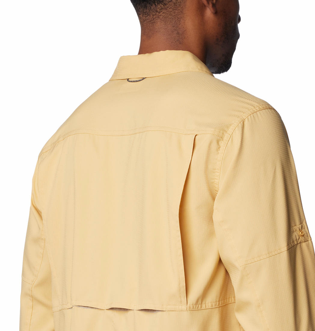 A Men Wearing Columbia Men Beige Silver Ridge Utility Lite Long Sleeve (Sun Protection)
