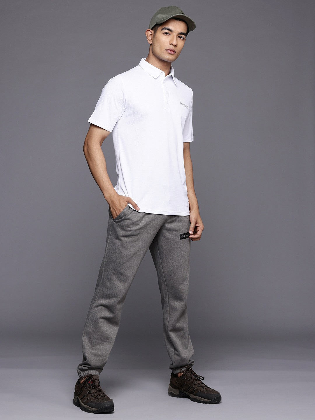 A Men Wearing Columbia Men White Summit Valley Polo (Sun Protection)