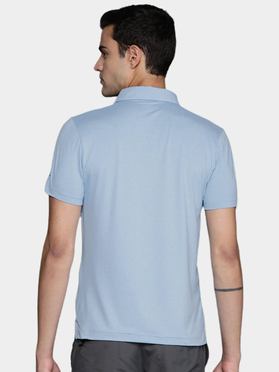 A Men Wearing Columbia Men Blue Tech Trail Novelty Polo (Sun Protection)