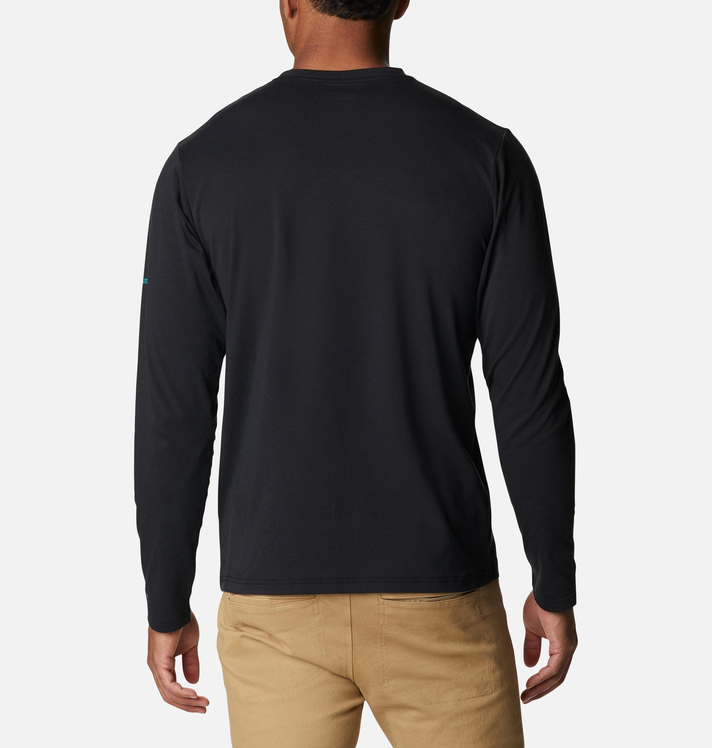 A Men Wearing Columbia Men White Sun Trek Graphic Long Sleeve Shirt (Sun Protection)