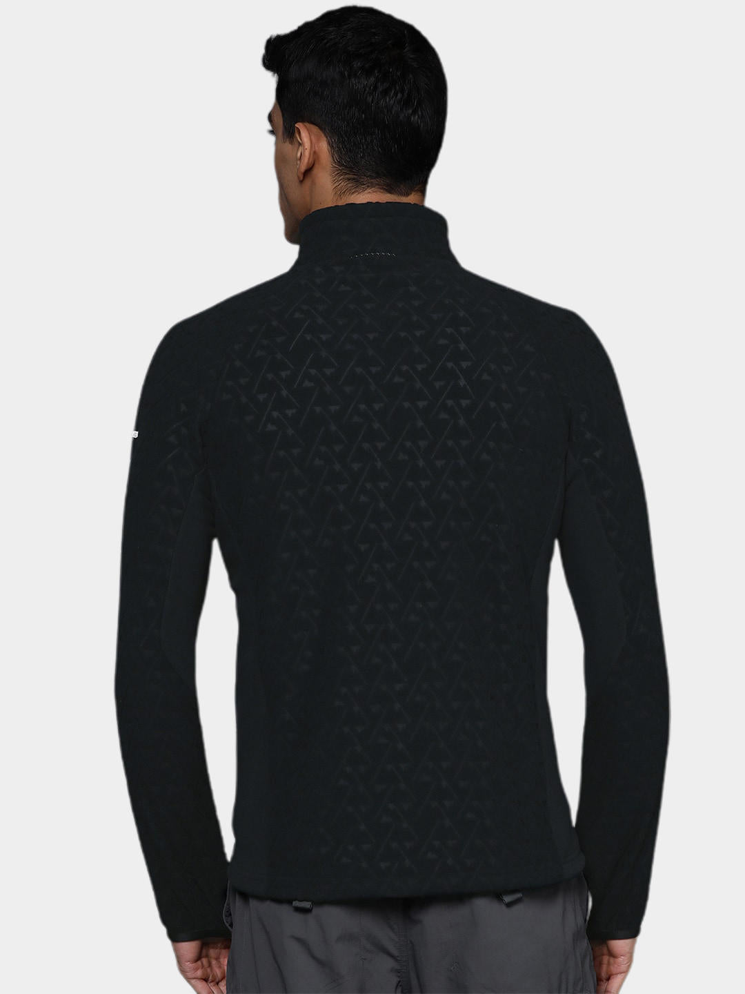 A Men Wearing Columbia Men Black Titan Pass 3.0 Full Zip Fleece