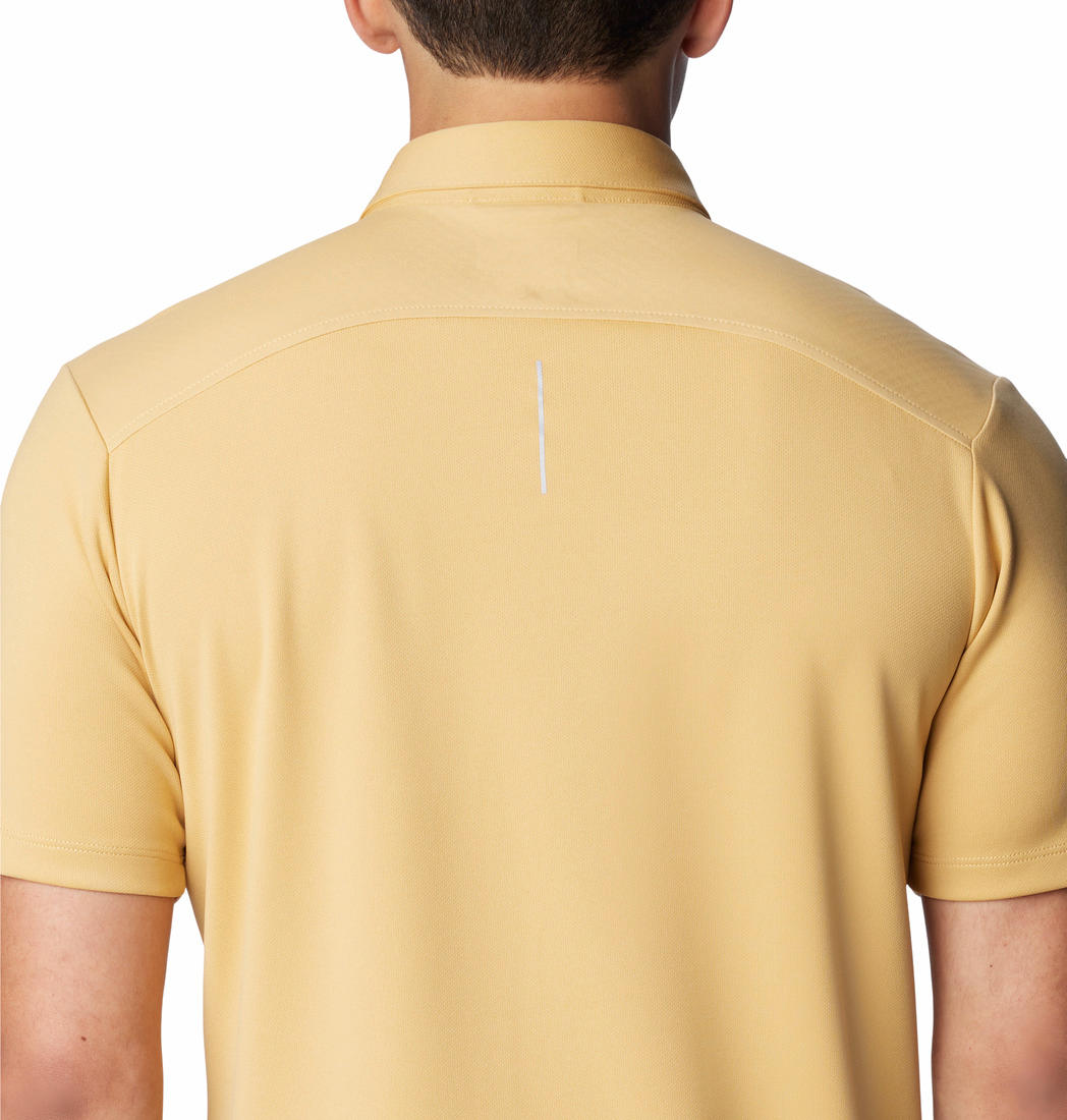 A Men Wearing Columbia Men Yellow Black Mesa Polo