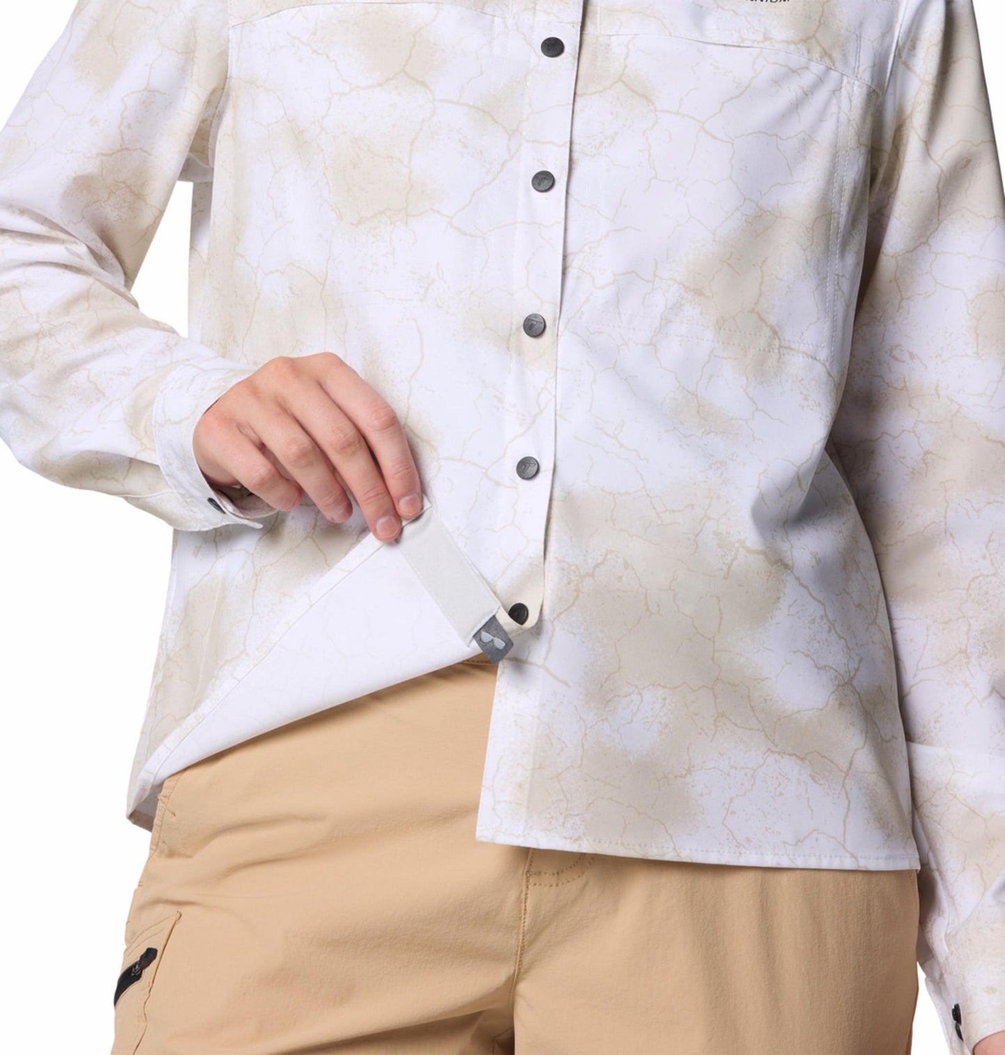 A Women Wearing Columbia Women White Summit Valley Woven Long Sleeve Shirt (Sun Protection)