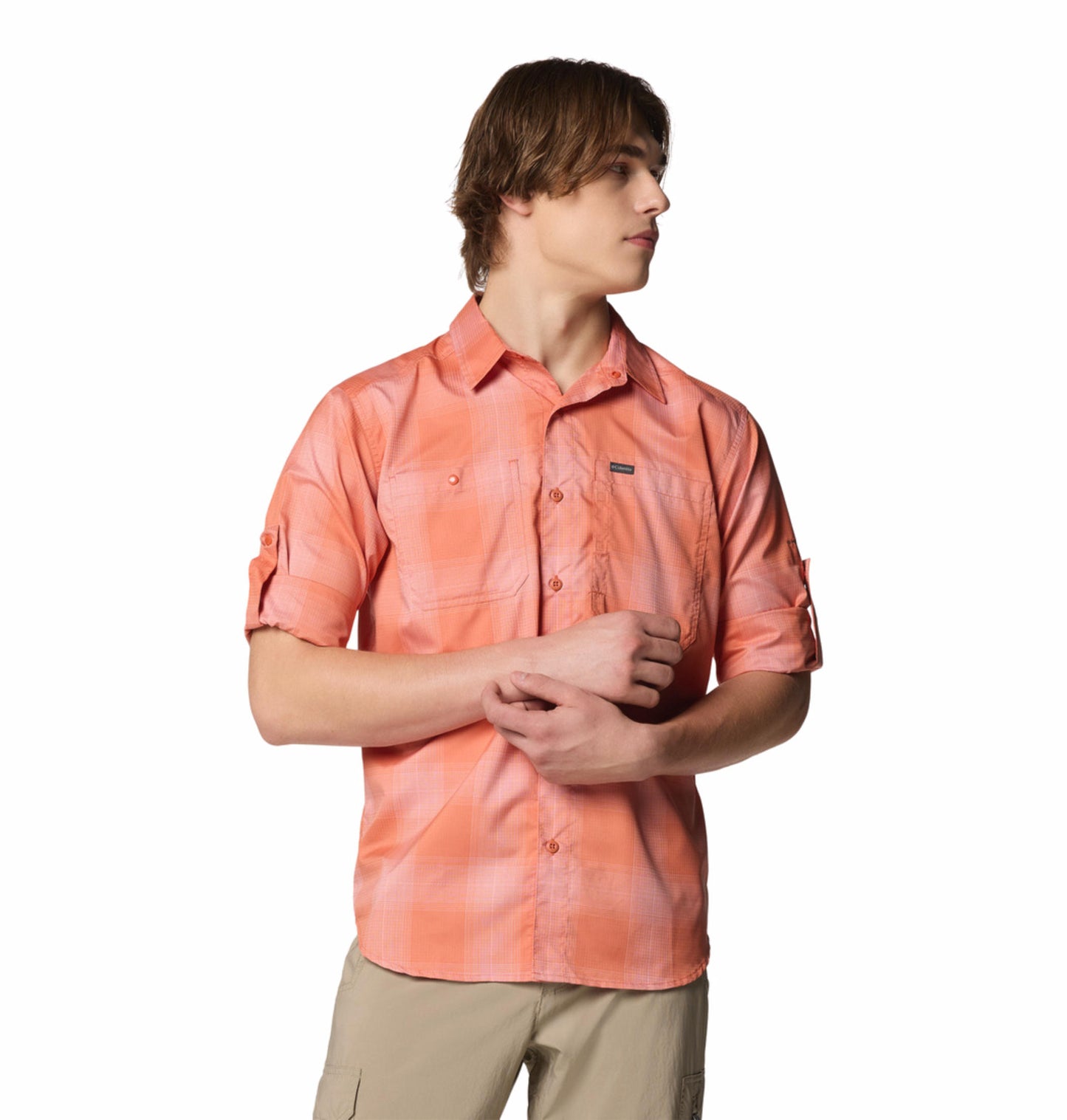 A Men Wearing Columbia Men Red Silver Ridge Utility Lite Plaid LS (Sun Protection)