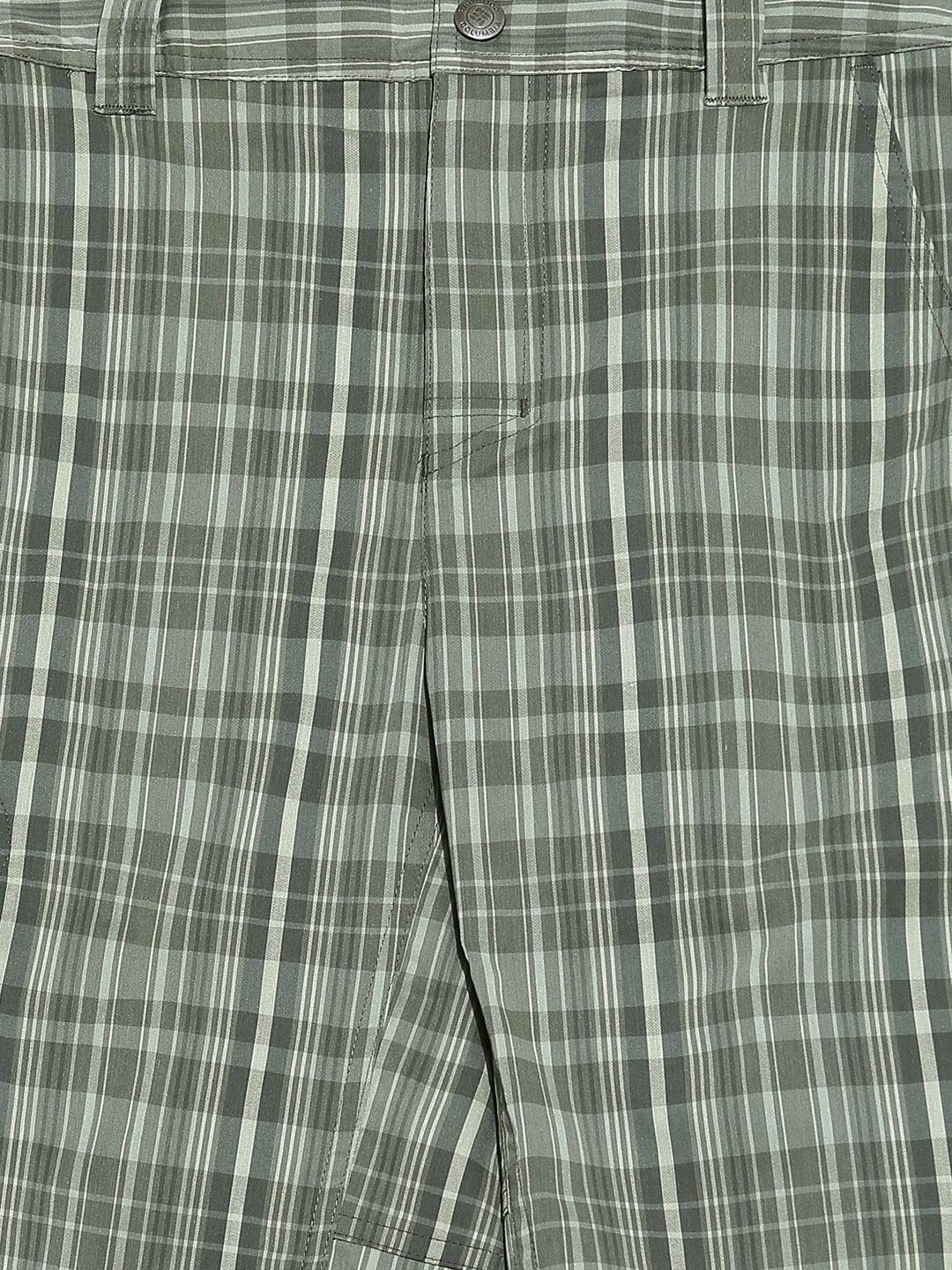 Columbia Men Green Cool Creek Stretch Plaid Short