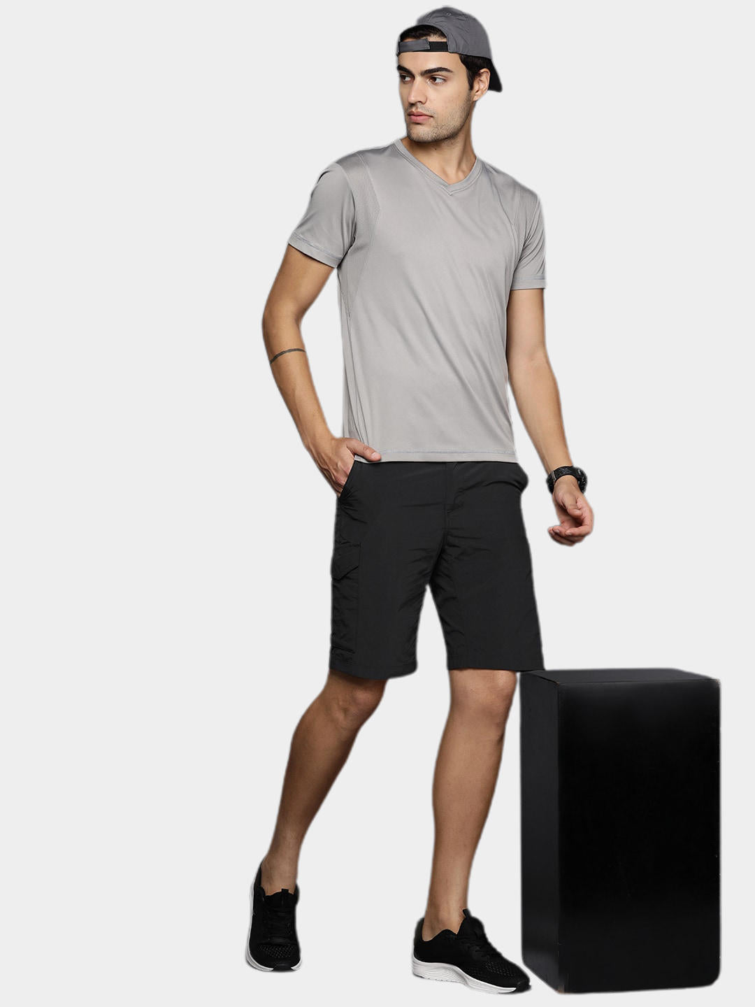 Columbia Men's Black Omni-Shade Silver Ridge Cargo Shorts with Sun Protection