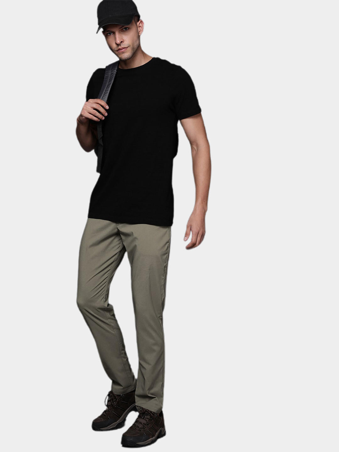 A Men Wearing Columbia Men Green Tech Trail II Pant (Sun Protection)