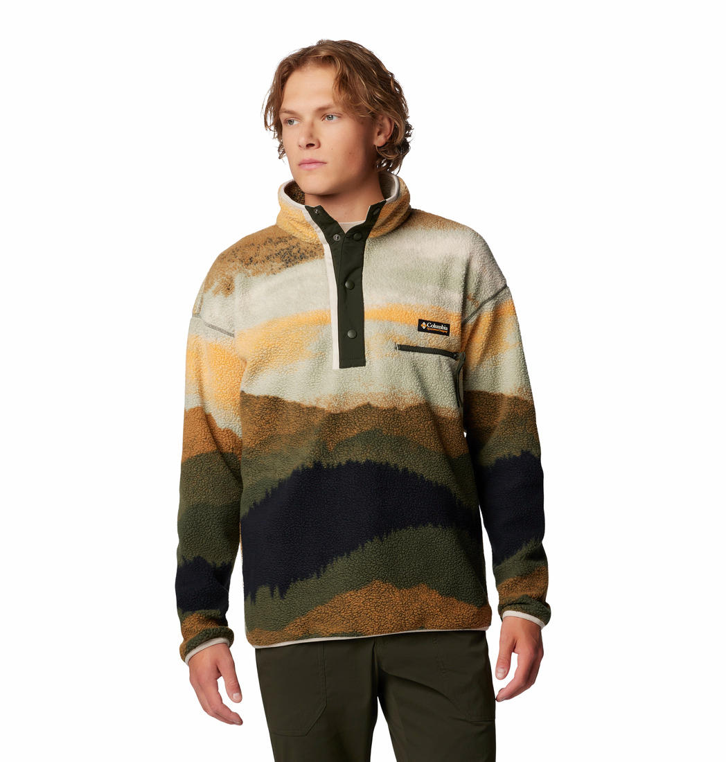 A Men Wearing Columbia Men Green Helvetia II Printed Half Snap Fleece