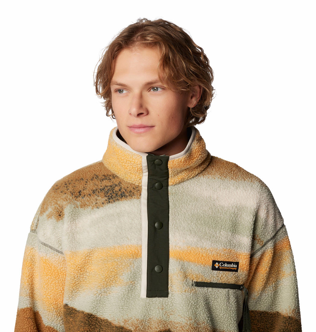 A Men Wearing Columbia Men Green Helvetia II Printed Half Snap Fleece