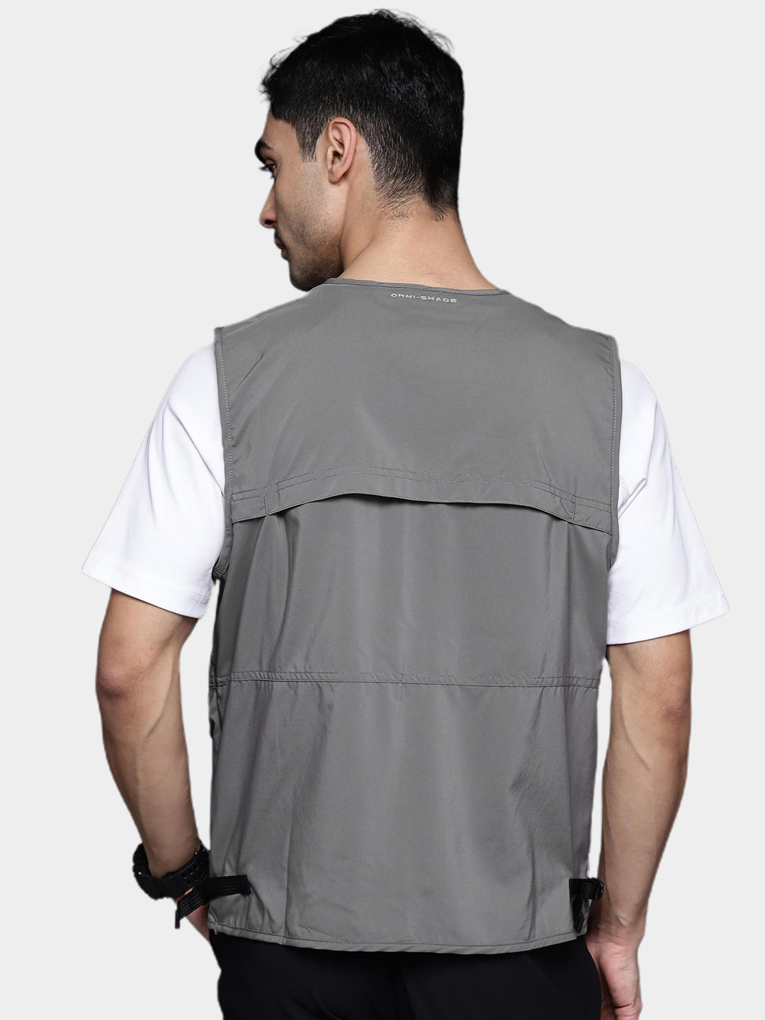 A Men Wearing Columbia Men Grey Silver Ridge Utility Vest (Sun Protection)