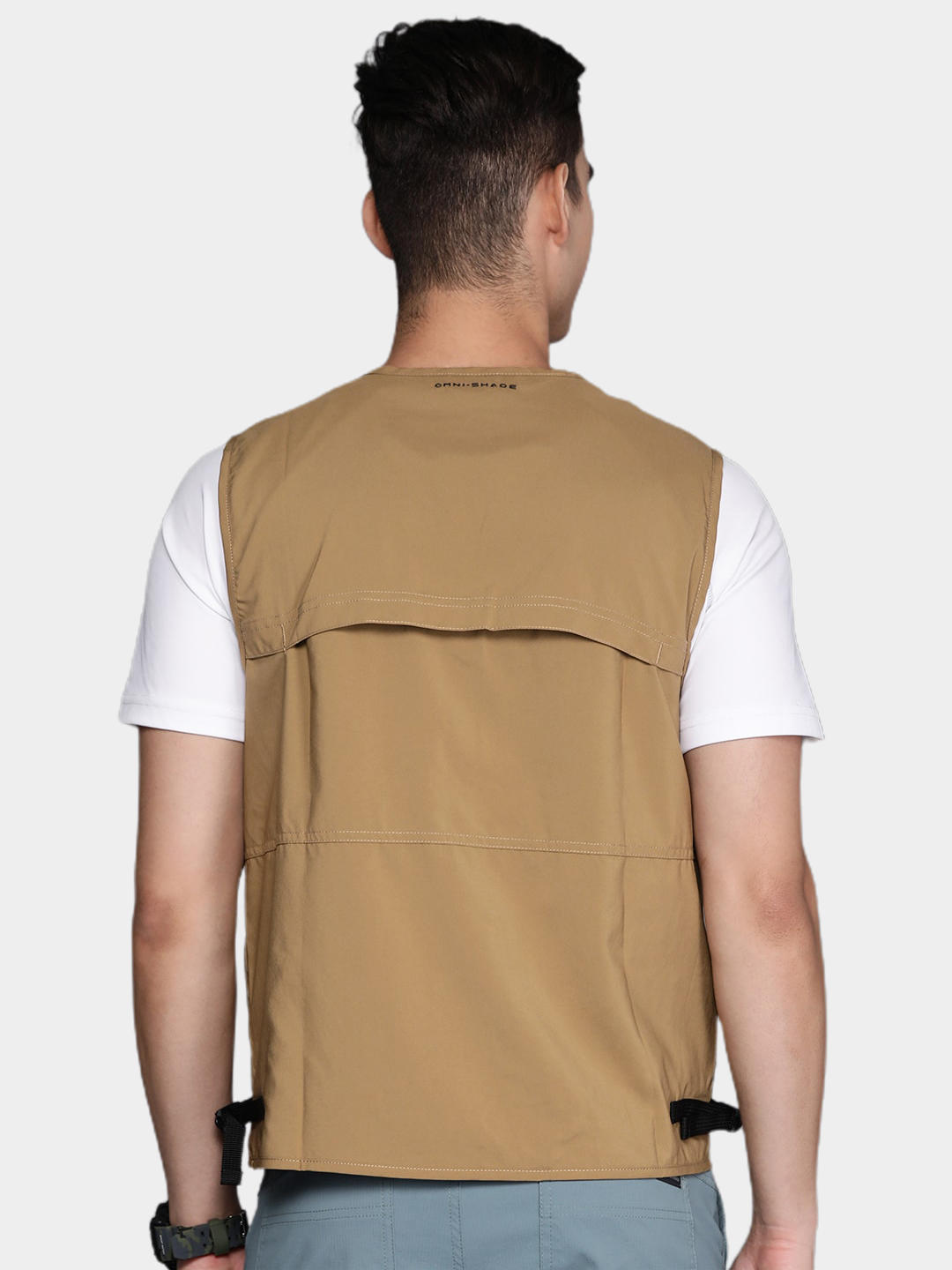 A Men Wearing Columbia Men Brown Silver Ridge Utility Vest (Sun Protection)
