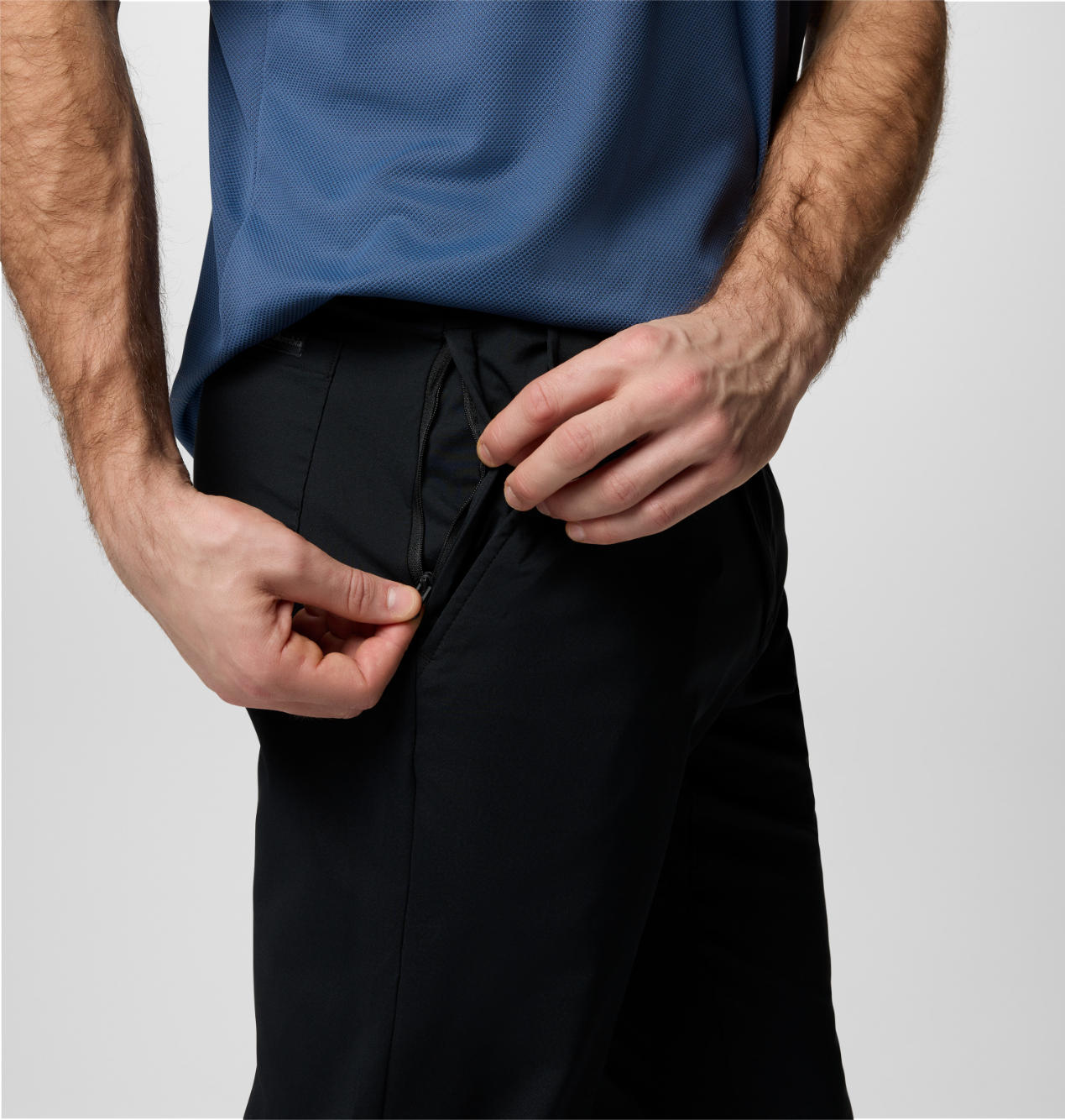 A Men Wearing Columbia Men Black Sage Peak Chino Pant