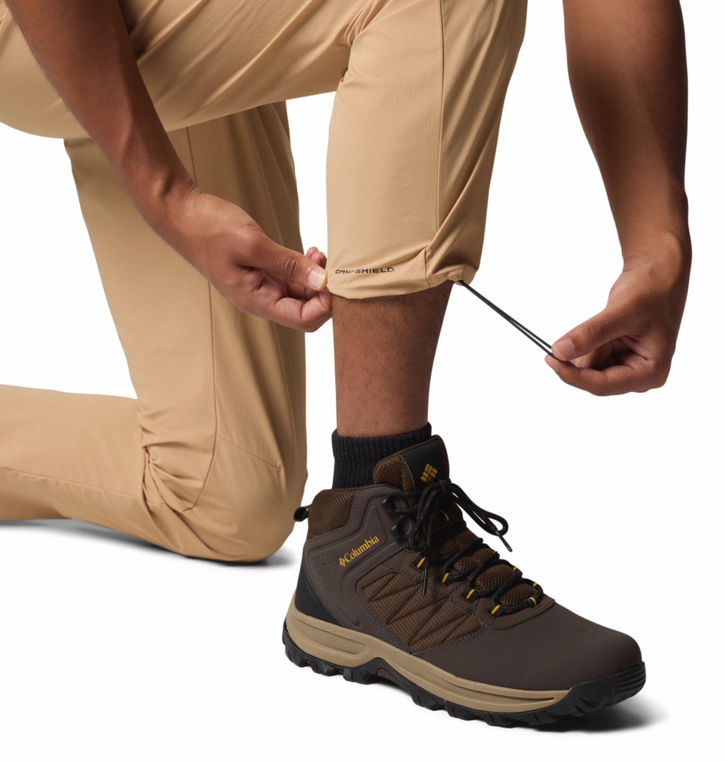 A Men Wearing Columbia Men Brown Sharpe Canyon Pant