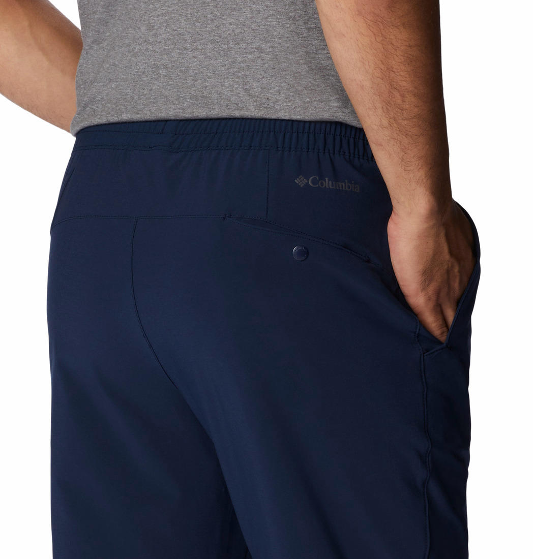 A Men Wearing Columbia Men Blue Columbia Hike Jogger (Sun Protection)