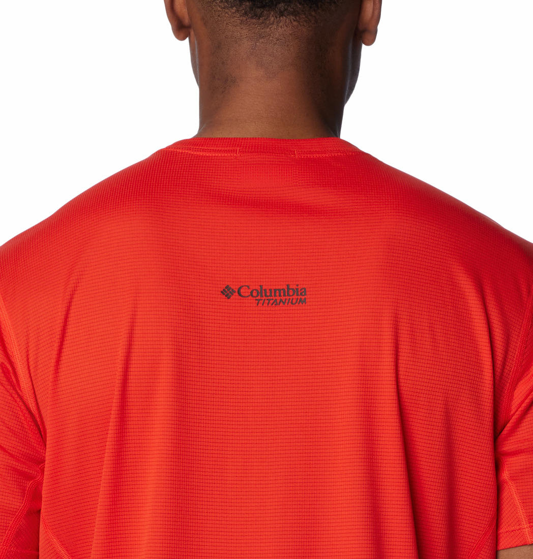 A Men Wearing Columbia Men Orange Cirque River SS Crew
