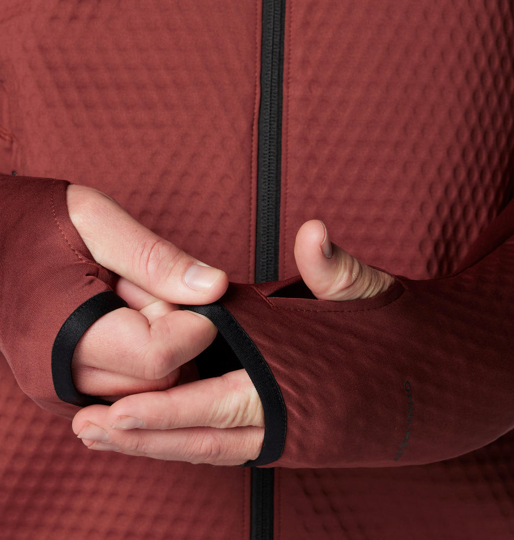 A Men Wearing Columbia Men Red Crystal Leaf Omni-Heat Helix Full Zip
