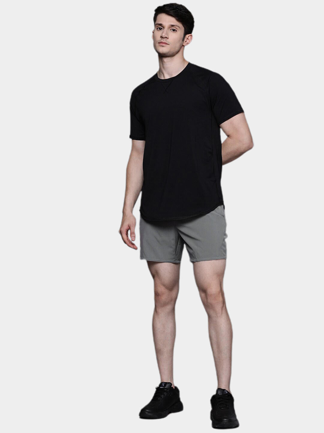 A Men Wearing Columbia Men Grey Columbia Hike Short