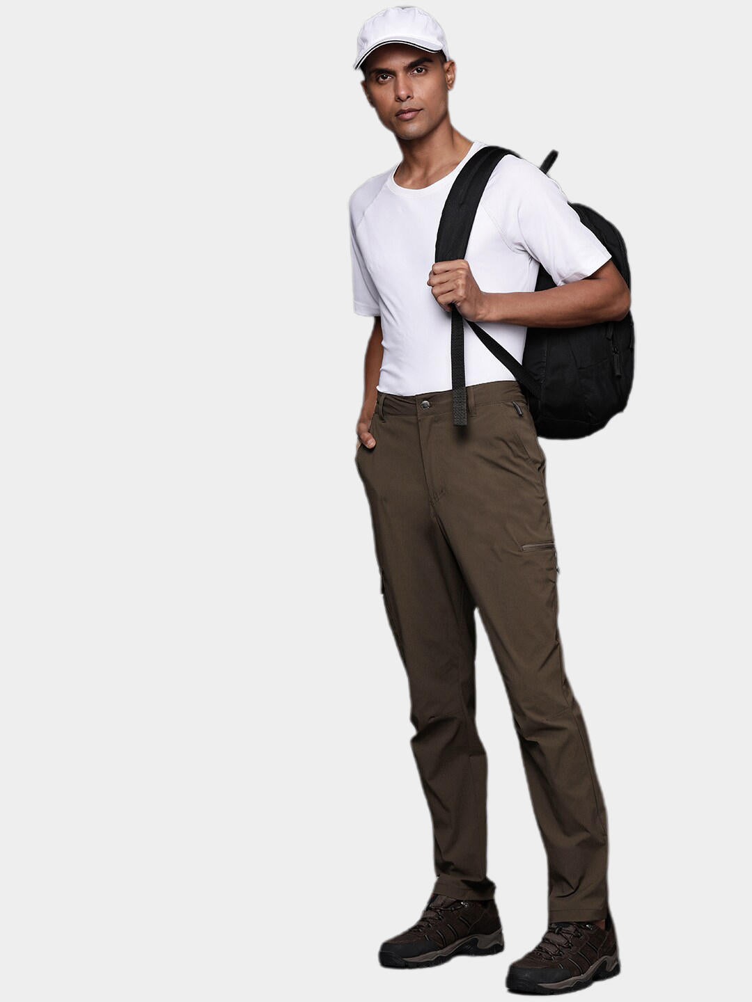 A Men Wearing Columbia Men Brown Newton Ridge II Pant (Sun Protection)