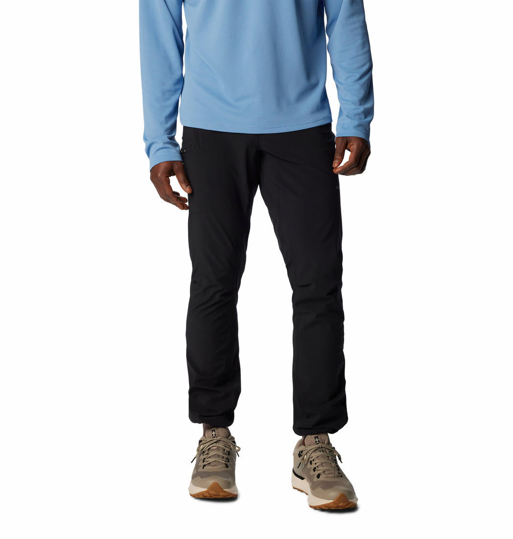 A Men Wearing Columbia Men Black Triple Canyon Pant II (Sun Protection)