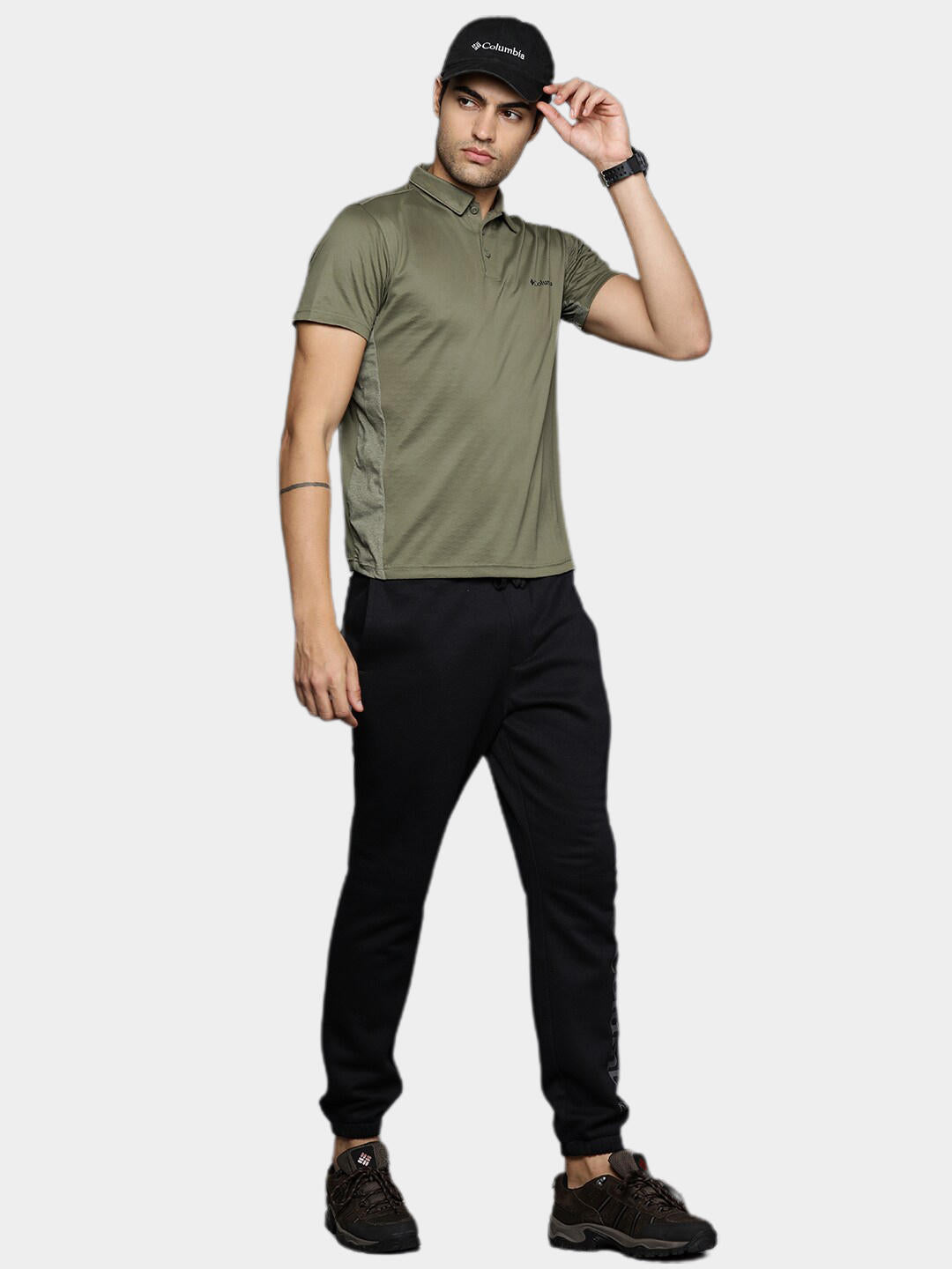 A Men Wearing Columbia Men Green Zero Ice Cirro-Cool Polo (Sun Protection)