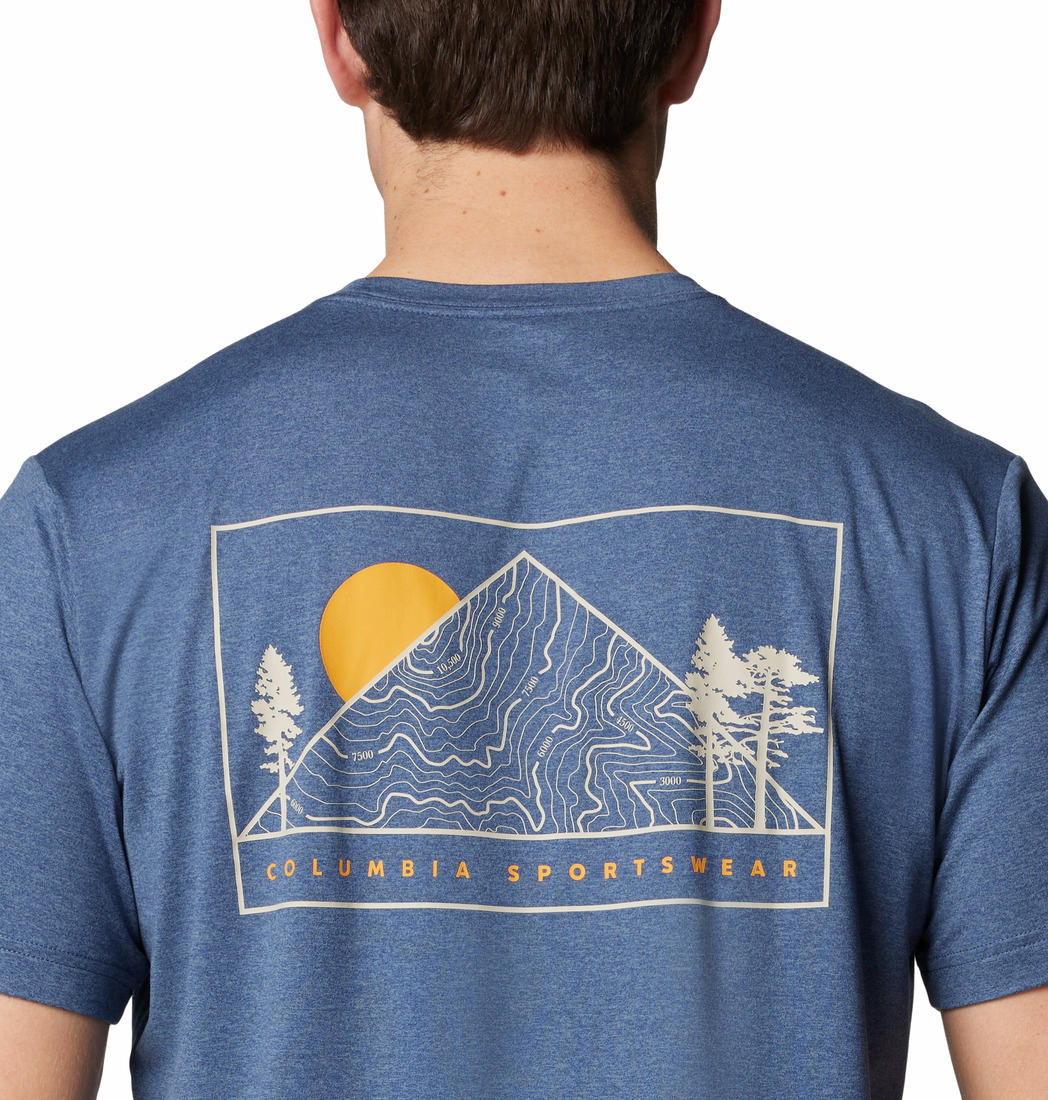 A Men Wearing Columbia Men Blue Kwick Hike Back Graphic SS Tee (Sun Protection)