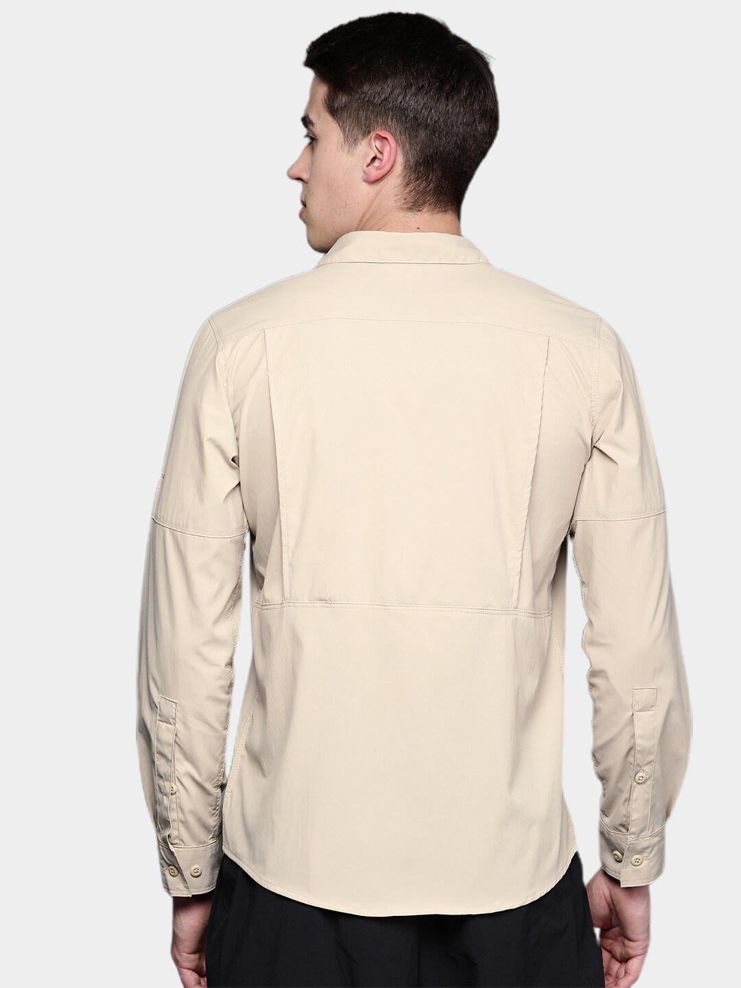 A Men Wearing Columbia Men Brown Newton Ridge II Long Sleeve (Sun Protection)