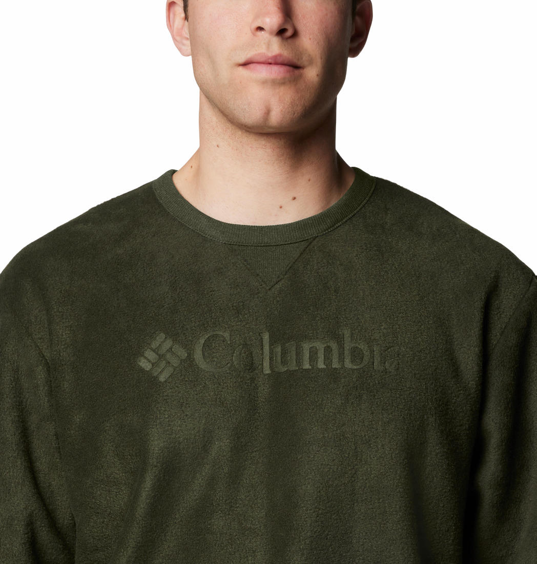 A Men Wearing Columbia Men Green Steens Mountain Crew 2.0