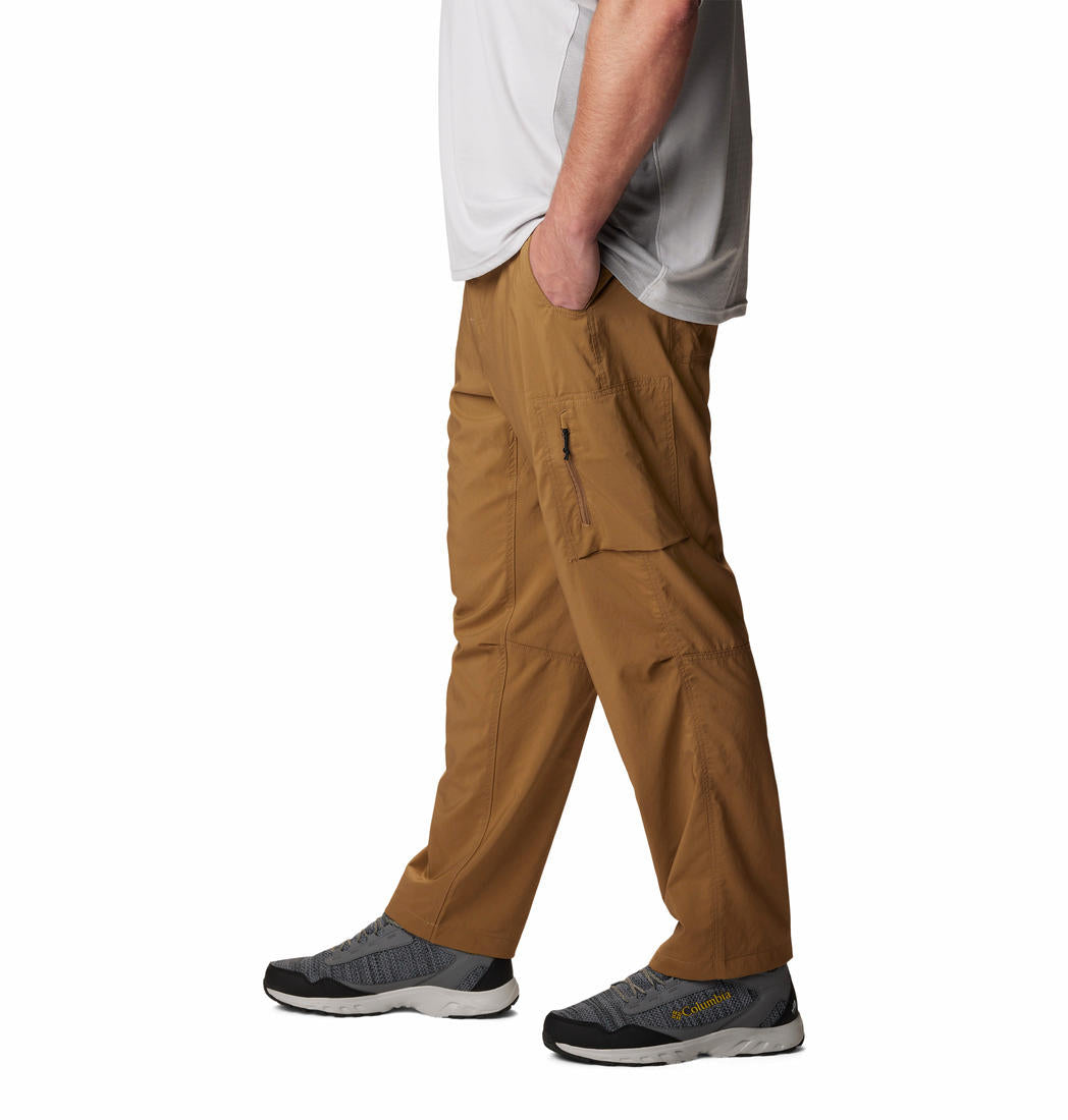 A Men Wearing Columbia Men Brown Silver Ridge Utility Pant (Sun Protection)