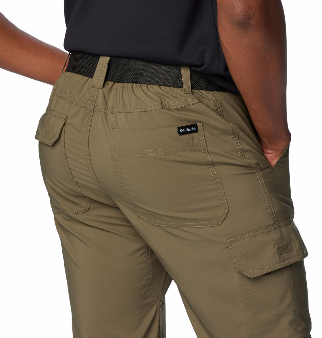 A Men Wearing Columbia Men Green Silver Ridge Utility Pant (Sun Protection)