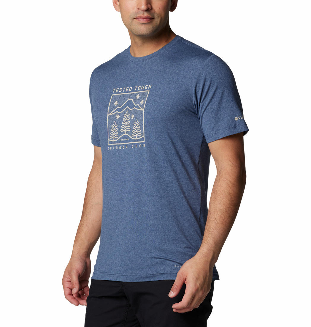 A Men Wearing Columbia Men Blue Kwick Hike Graphic SS Tee (Sun Protection)