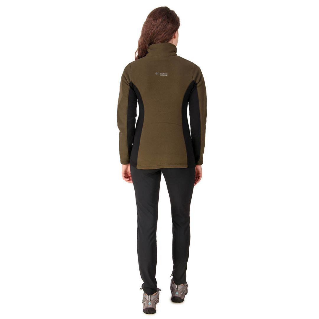 A Women Wearing Columbia Women Olive Titan Pass 2.0 II Fleece
