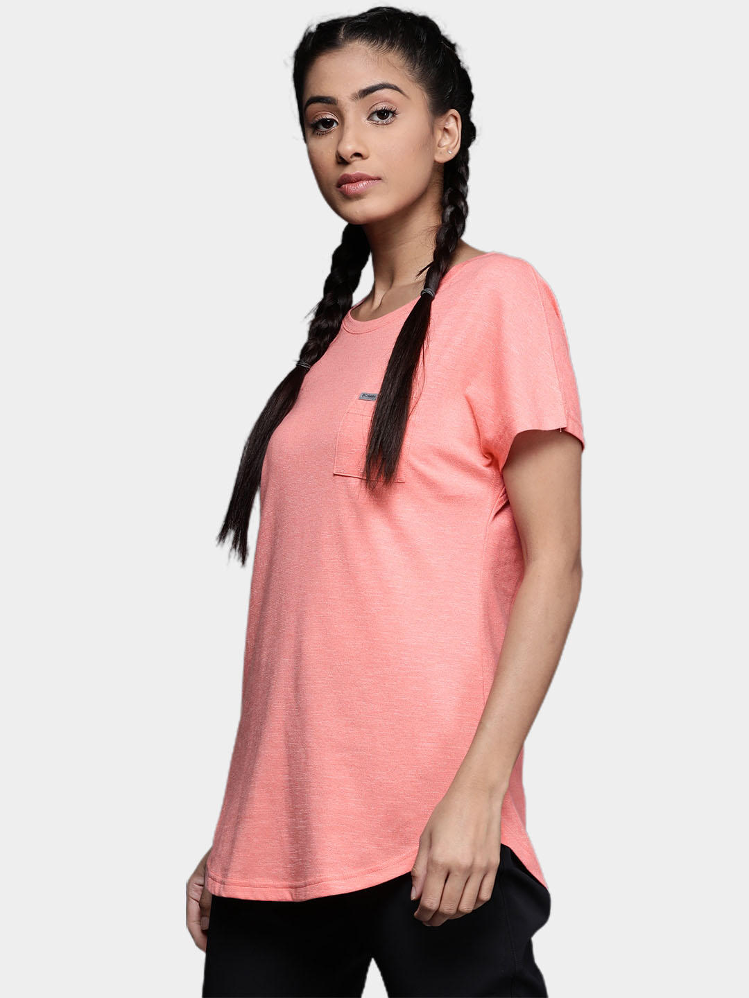 A Women Wearing Columbia Women Red Cades Cape Tee