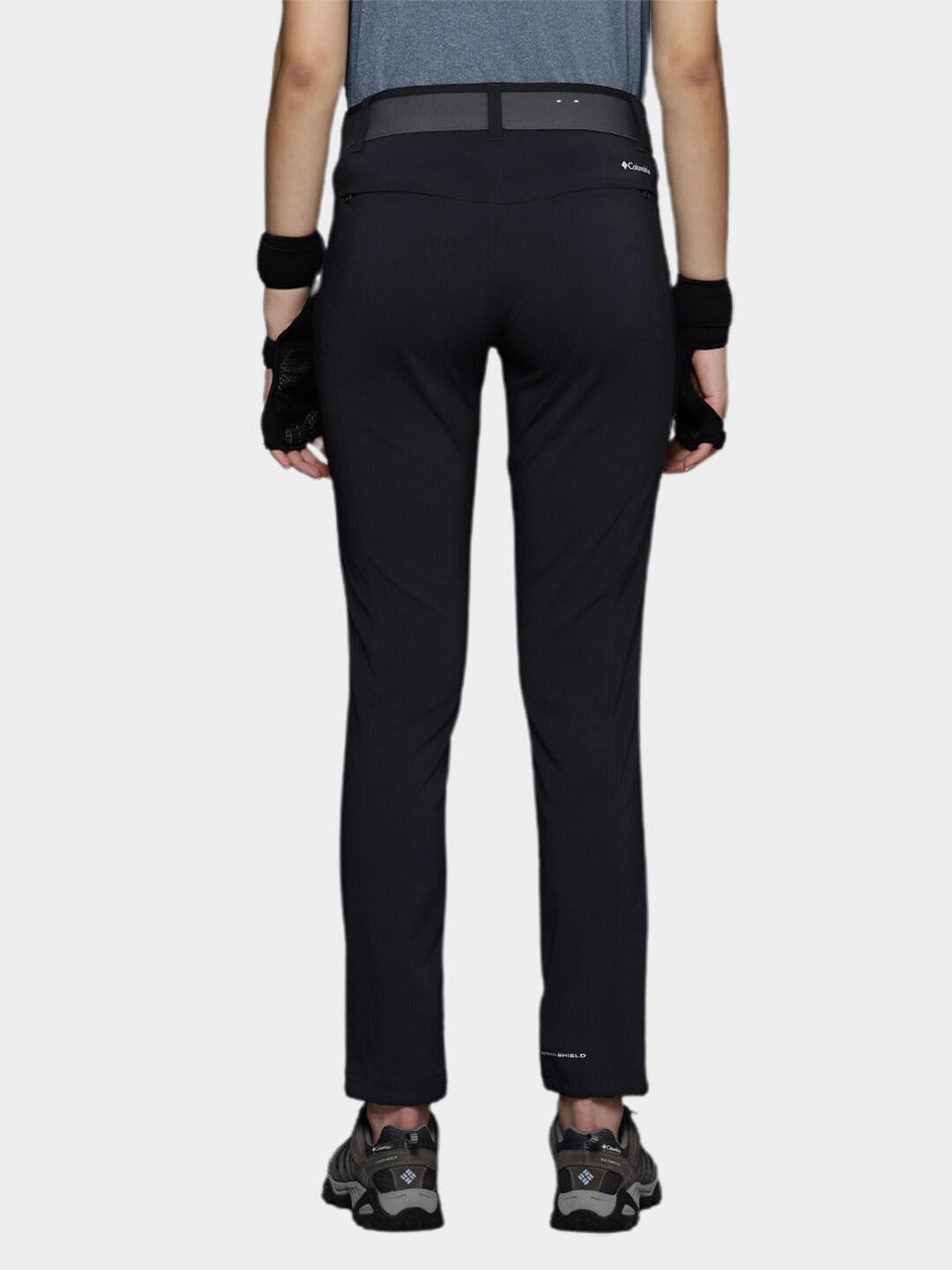 A Women Wearing Columbia Women Black Bryce Canyon II Pant (Sun Protection)