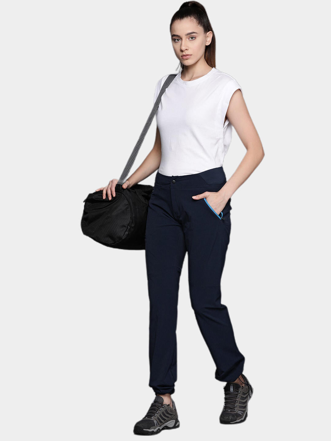 A Women Wearing Columbia Women Navy Blue Passo Alto Pant (Sun Protection)