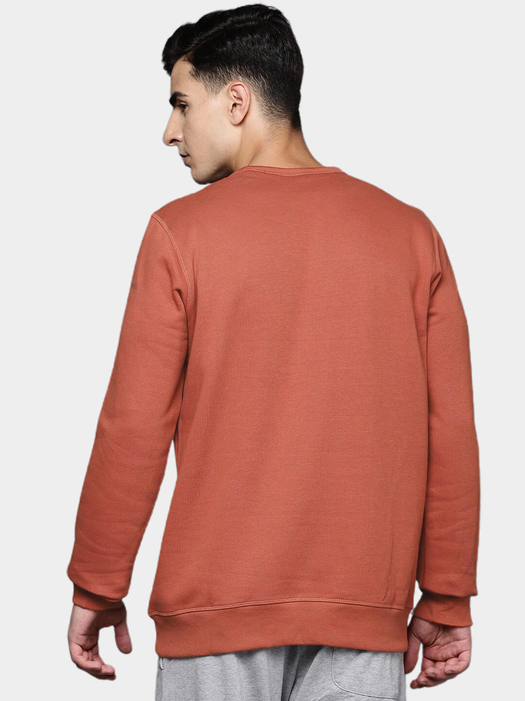 A Men Wearing Columbia Men Orange M Columbia Logo Fleece Crew (Sun Protection)