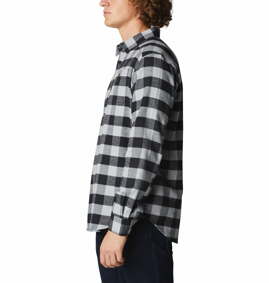A Men Wearing Columbia Men Grey Cornell Woods Flannel Long Sleeve Shirt