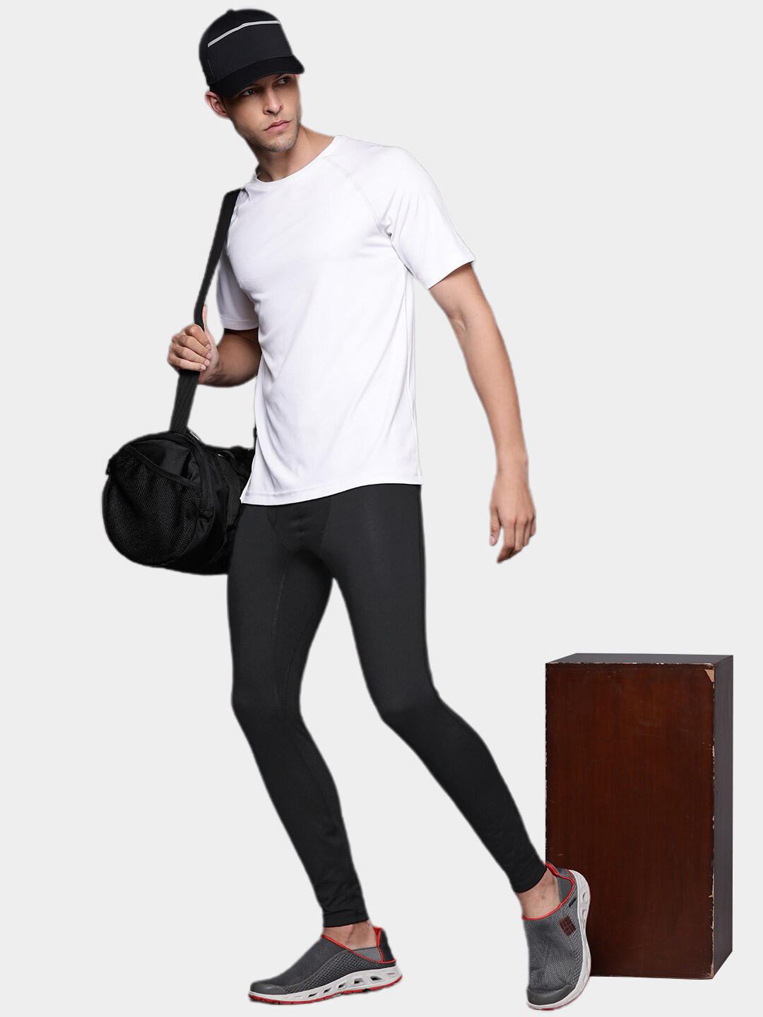 Columbia Men Black Midweight Stretch Tight (Non Returnable)