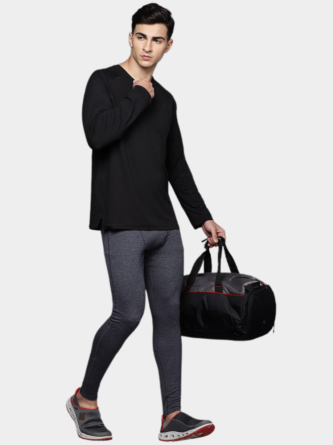 A Men Wearing Columbia Men Black Tunnel Springs Wool Tight (Non Returnable)