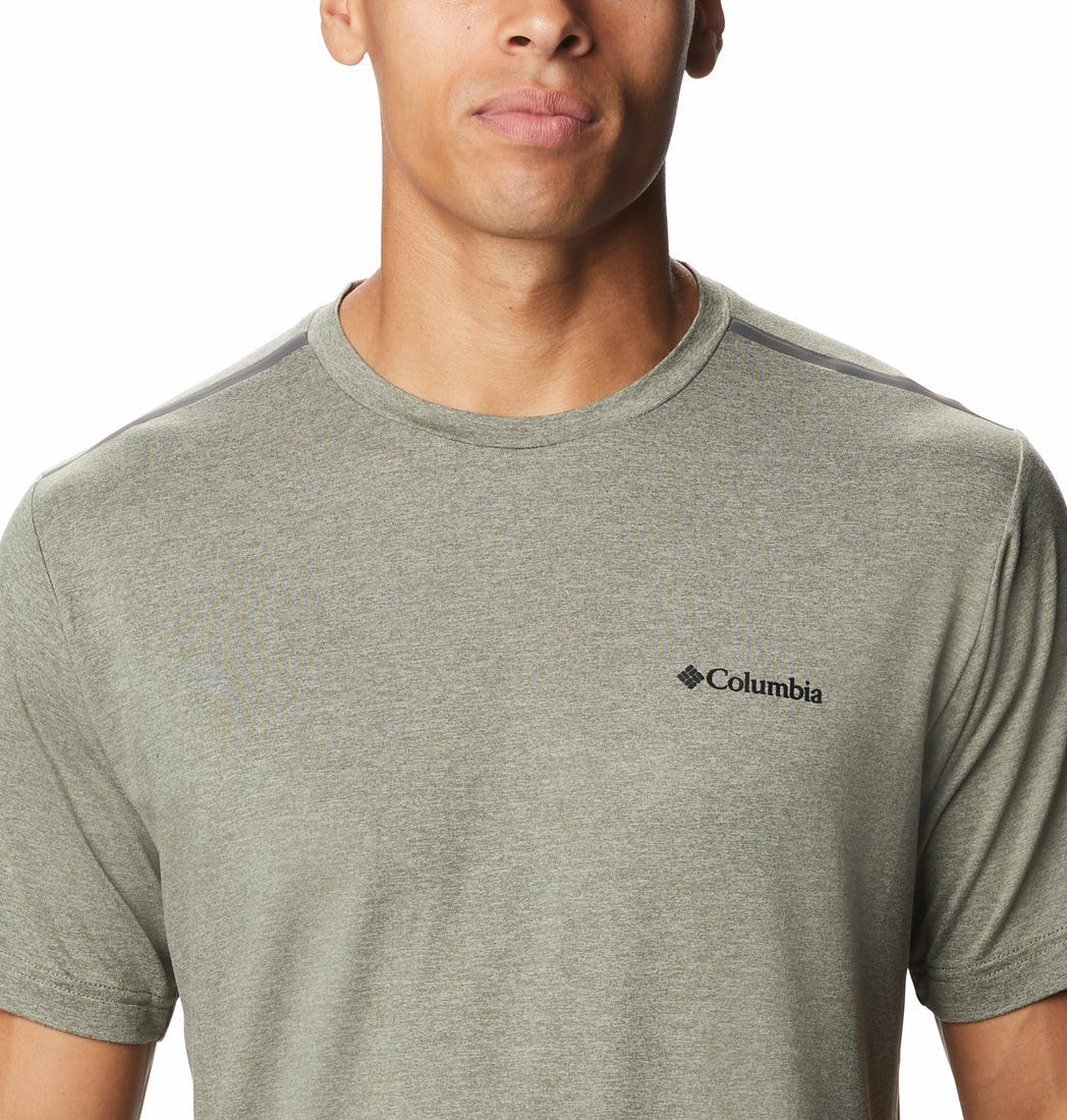 A Men Wearing Columbia Men Green Tech Trail Crew Neck (Sun Protection)