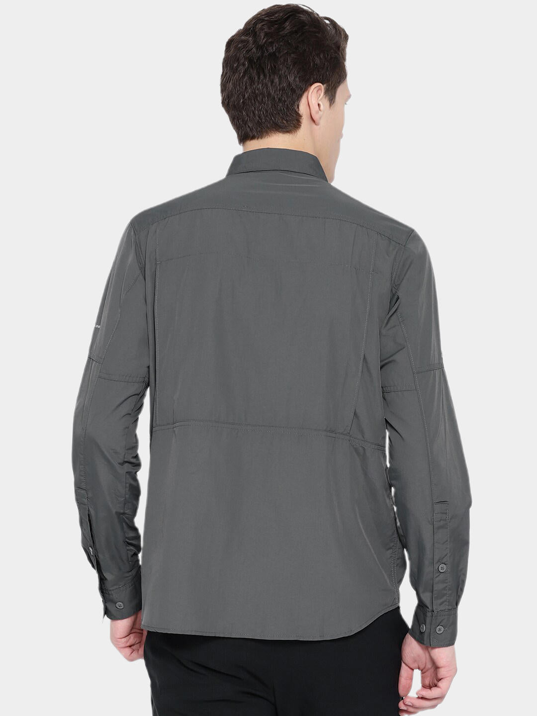 A Men Wearing Columbia Men Grey Silver Ridge 2.0 Long Sleeve Shirt (Sun Protection)