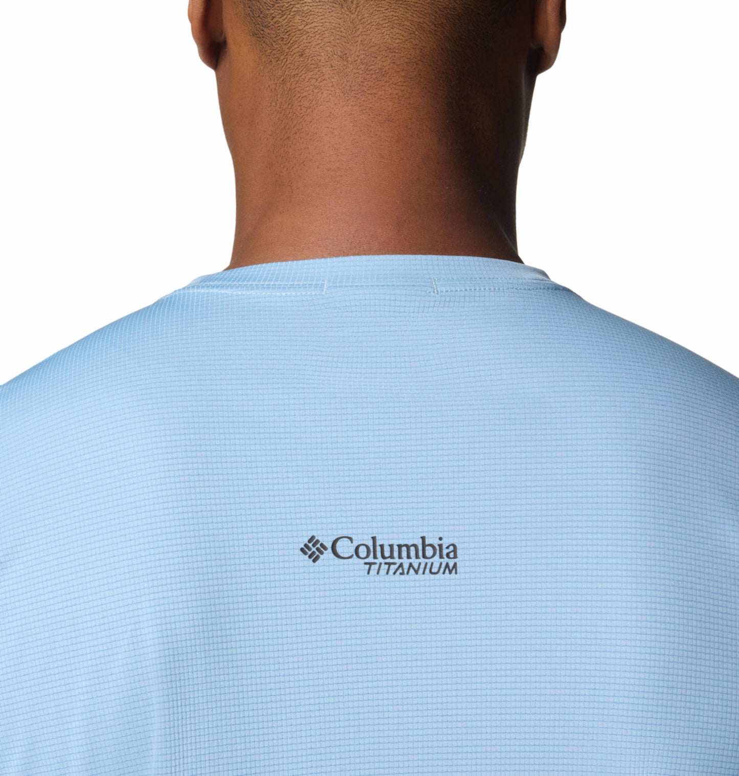 A Men Wearing Columbia Men Blue Cirque River Pro SS Crew (Sun Protection)