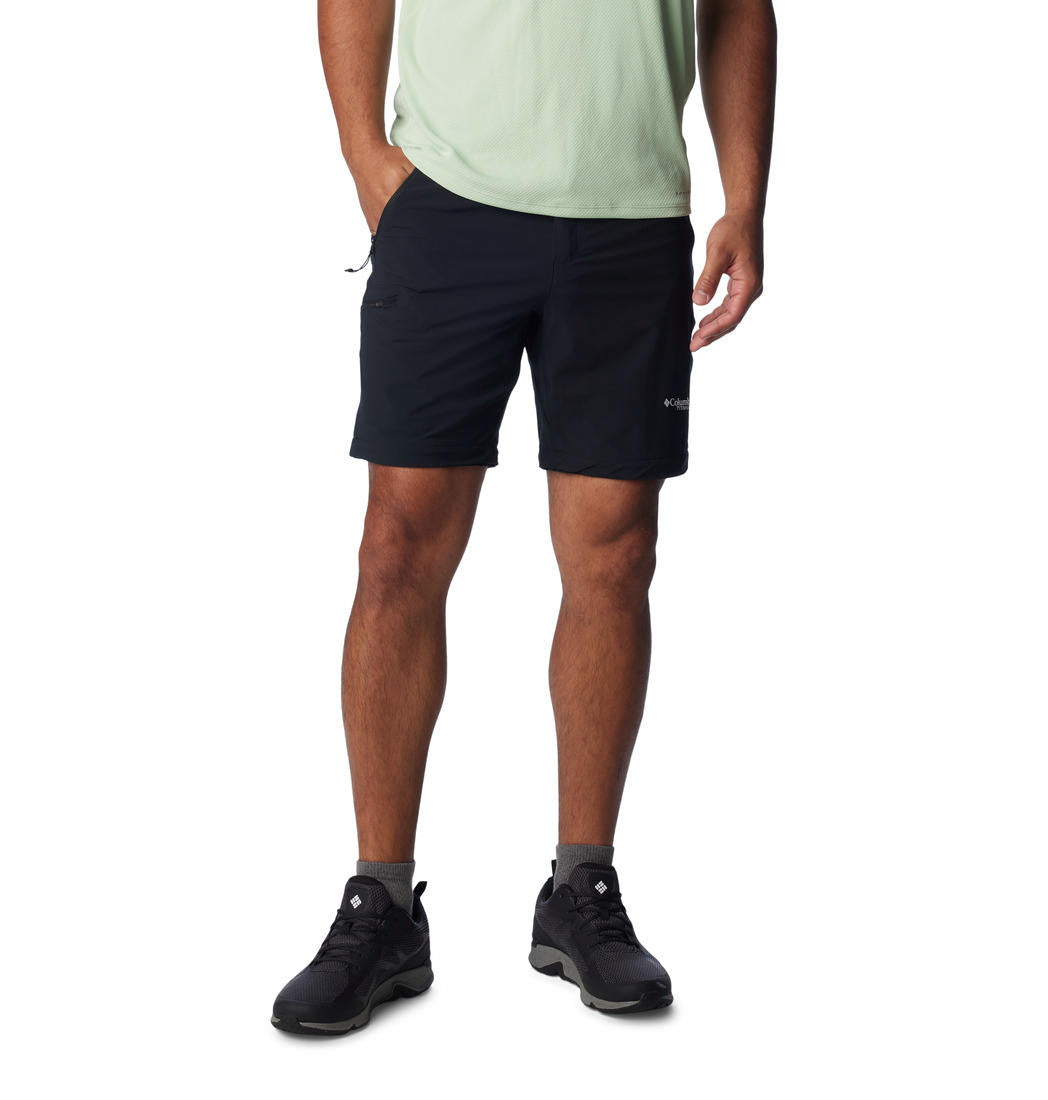 A Men Wearing Columbia Men Black Triple Canyon Convertible Pant II (Sun Protection)
