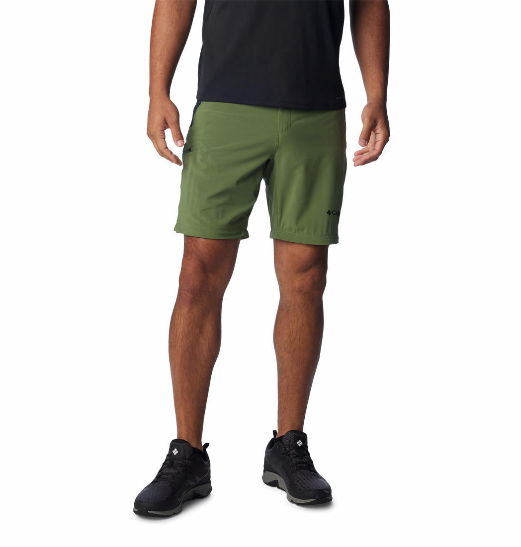 A Men Wearing Columbia Men Green Triple Canyon Convertible Pant II (Sun Protection)