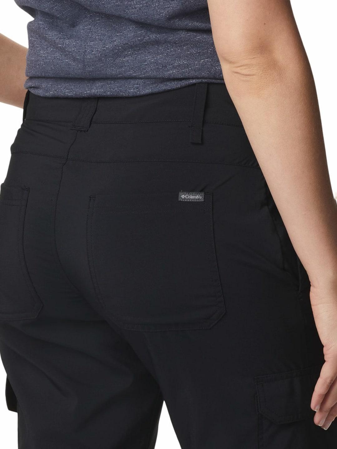 A Women Wearing Columbia Women Black Silver Ridge Utility Capri (Sun Protection)
