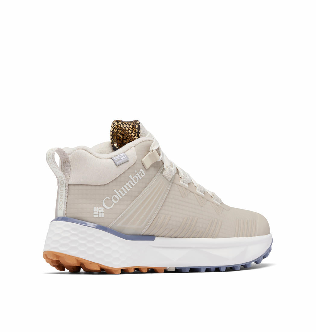 A Women Wearing Columbia Women Grey FACET 75 EQUINOX
