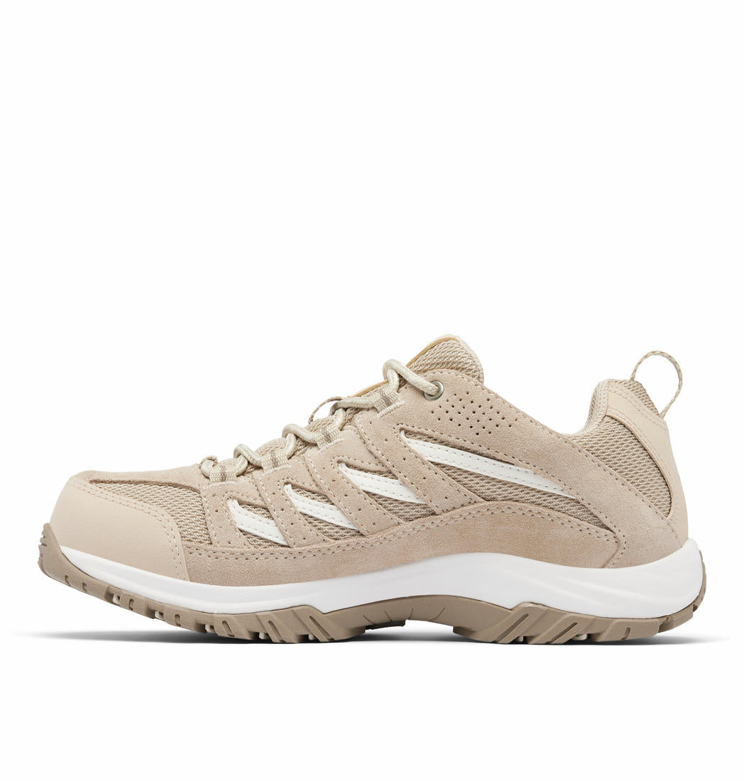 A Women Wearing Columbia Women Brown CRESTWOOD WATERPROOF