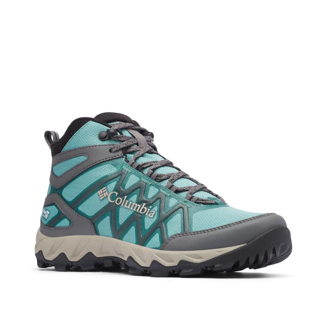 A Women Wearing Columbia Women Green PEAKFREAK X2 MID OUTDRY