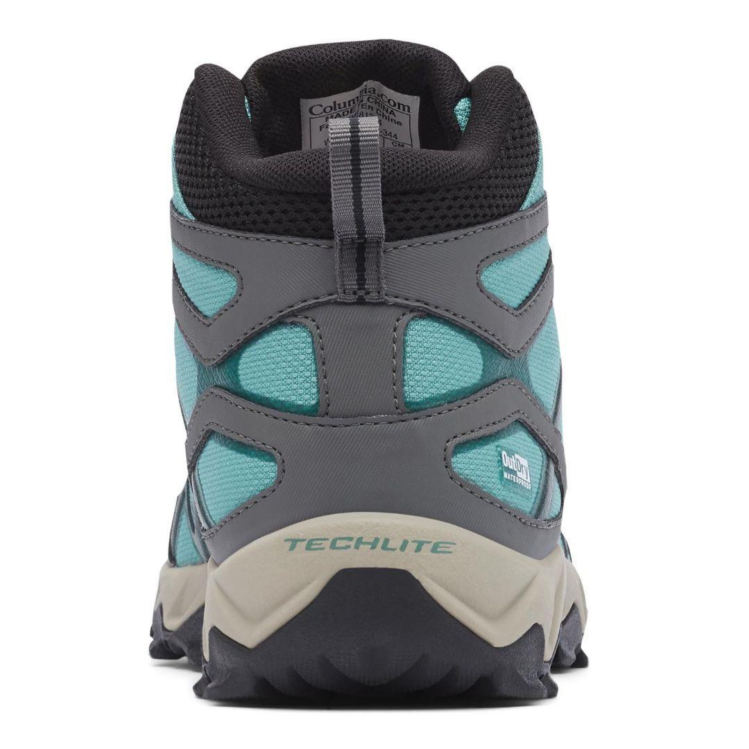 A Women Wearing Columbia Women Green PEAKFREAK X2 MID OUTDRY